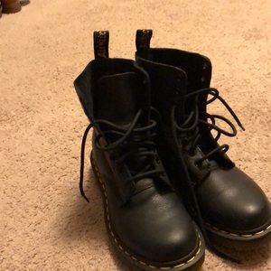 Black Doc Martins size 6